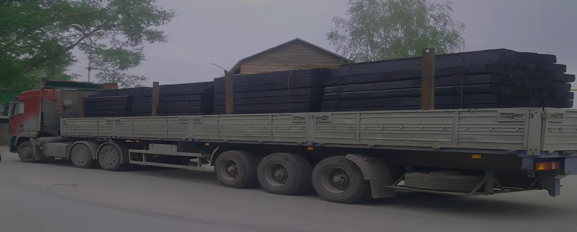 Сервис от транспортной компании по доставке шпал по России из Глубокого автотранспортом